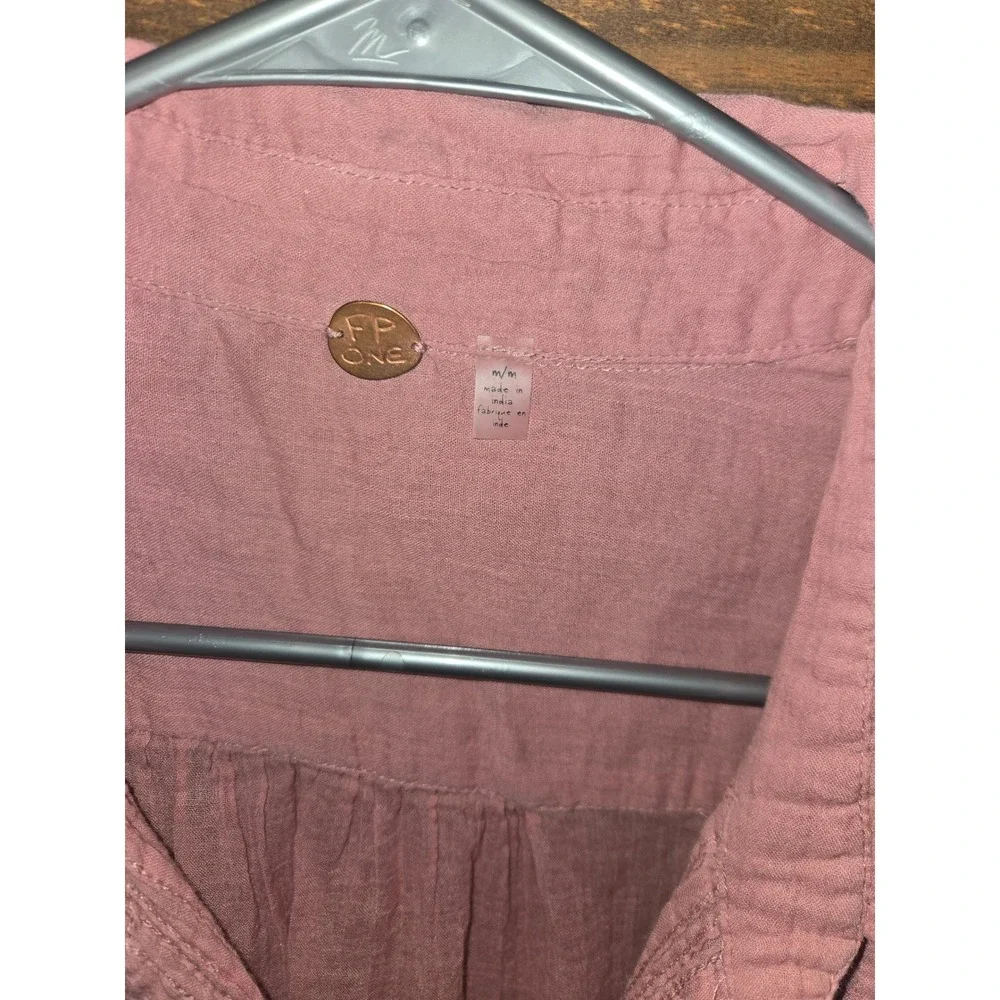 Free People FP One Dusty Rose Pink Gauze Pintuck Henley Tunic Top Womens Medium - Picture 4 of 4